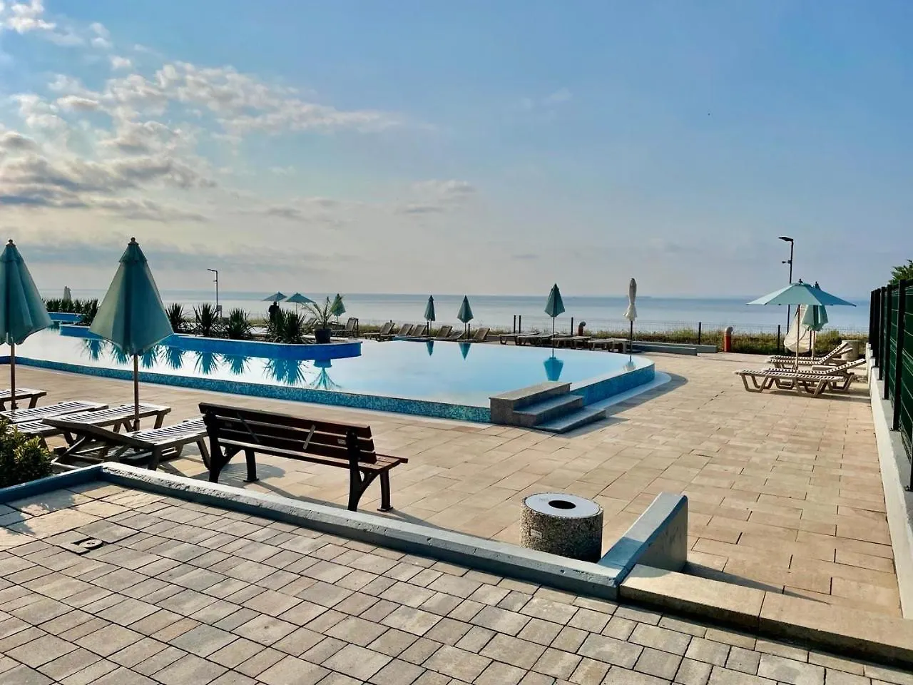 Majestic Villas Pomorie Park contacts